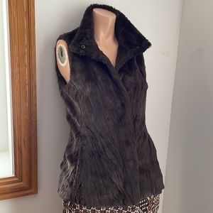 🌸 
18.5” PTP fur faux vest Banana Republic